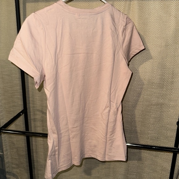Guess pink tshirt nwot size M - Picture 3 of 3
